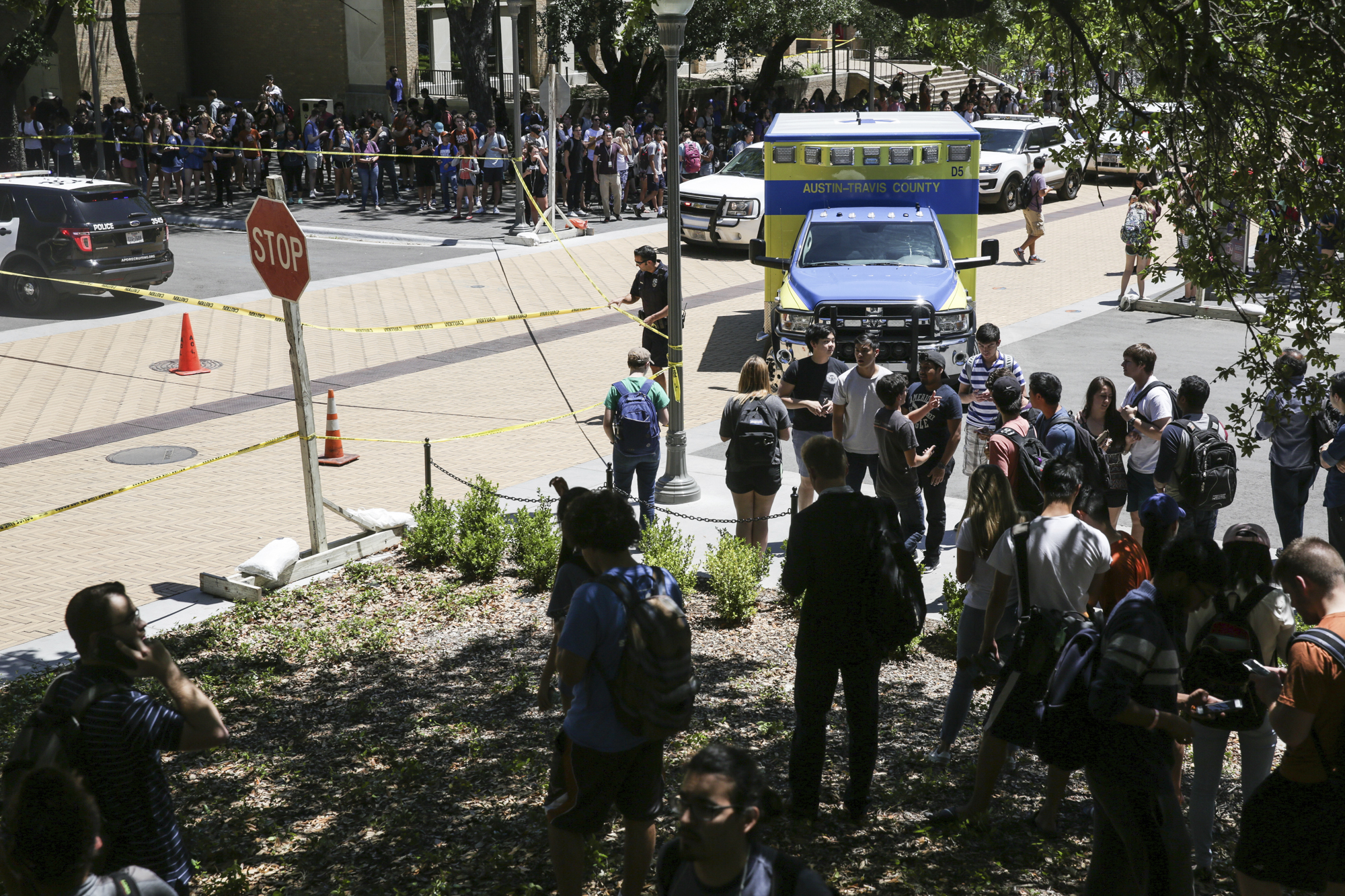 PHOTO: Law enforcement officers secure the scene after a fatal stabbing attack on the University of Texas campus Monday, May, 1, 2017.
