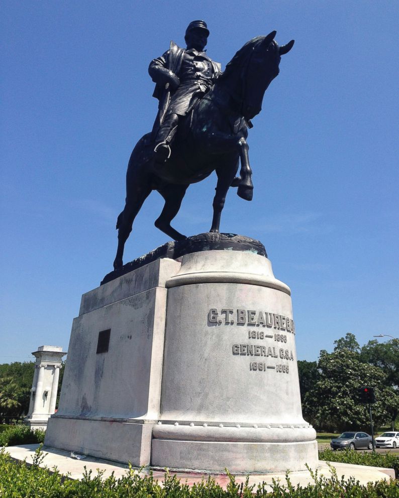 PHOTO: A statue of Confederate General P.G.T. Beauregard at the entrance to New Orleans City Park.