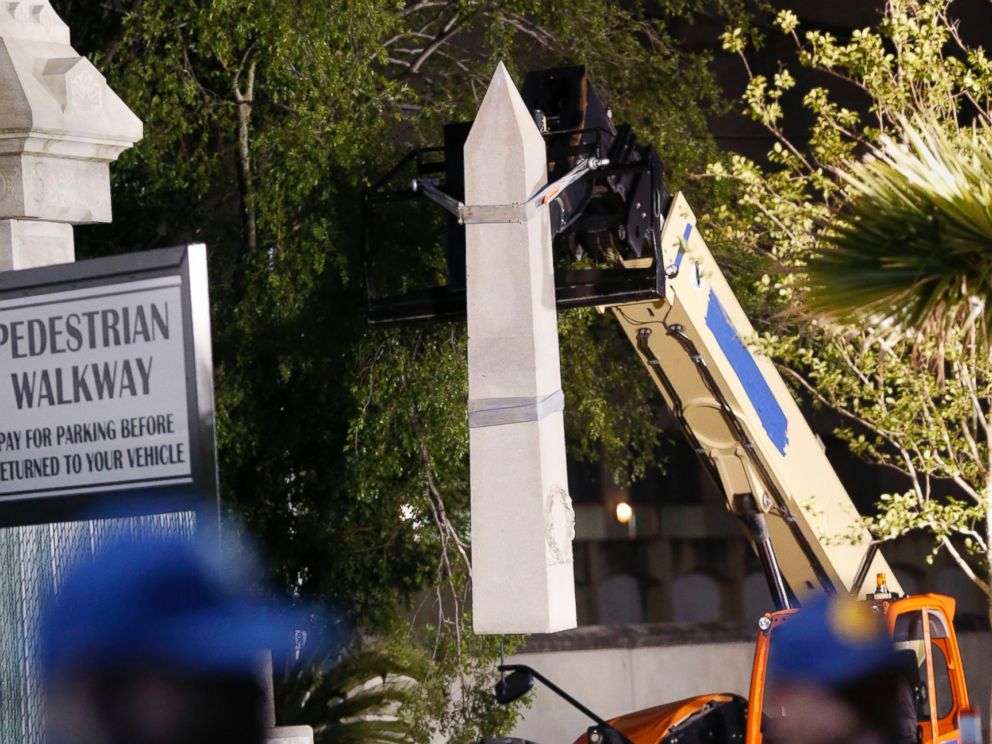 PHOTO: Workers dismantle the Liberty Place monument, which commemorates whites who tried to topple a biracial post-Civil War government, in New Orleans, April 24, 2017.