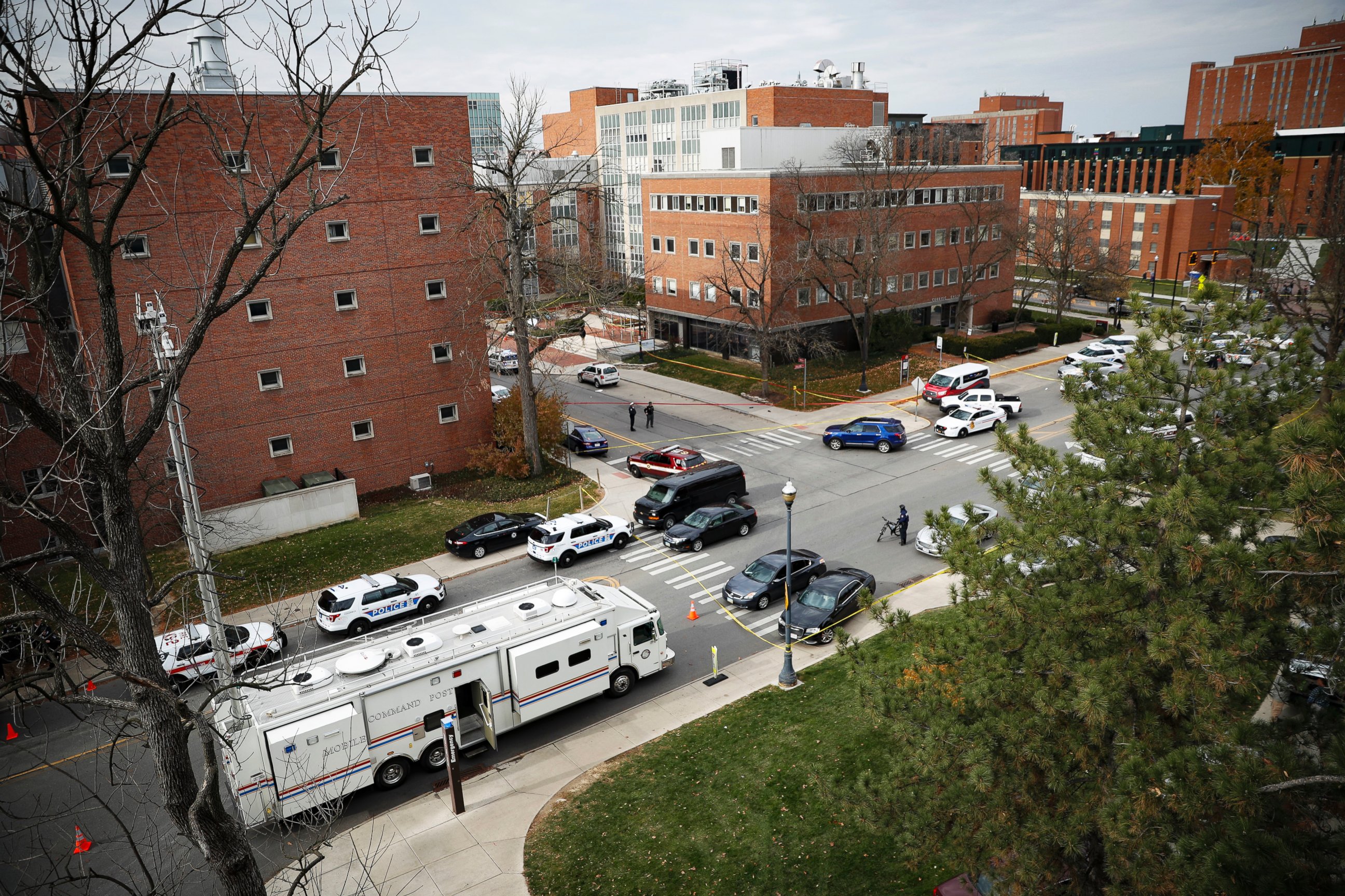 PHOTO: Police respond to an attack on campus at Ohio State University, Monday, Nov. 28, 2016, in Columbus, Ohio.