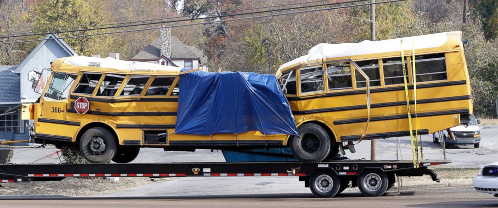 PHOTO: A school bus is carried away Tuesday, Nov. 22, 2016, in Chattanooga, Tenn., from the site where it crashed on Monday.