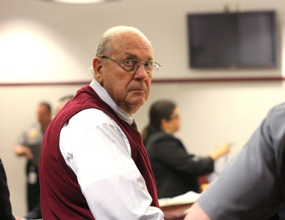 PHOTO: Curtis Reeves looks into the gallery, Feb. 5, 2014, during a court bond hearing in Dade City, Fla.