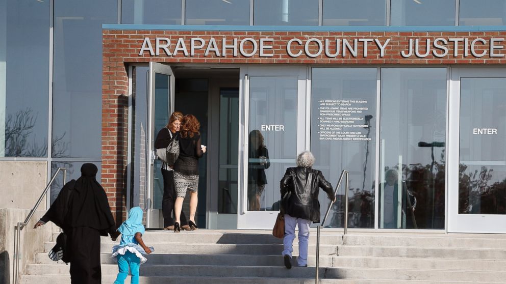 PHOTO: People enter the Arapahoe County Justice Center on the second day of the trial of the Aurora movie theater massacre defendant James Holmes in Centennial, Colo., April 28, 2015. 
