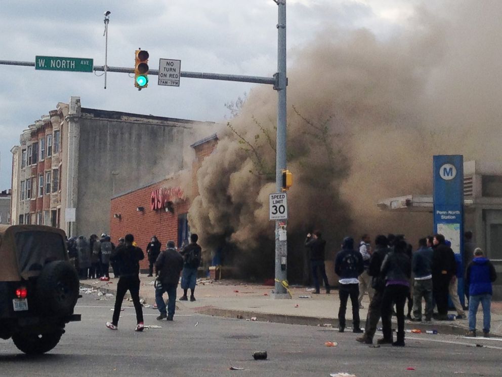 PHOTO: Smoke billows from a CVS Pharmacy store in Baltimore on April 27, 2015.