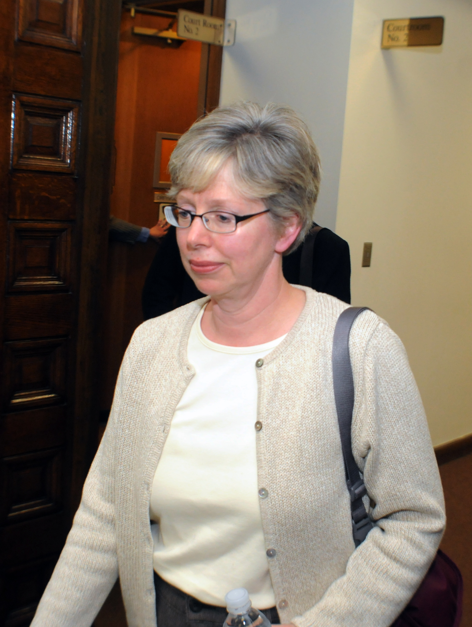 PHOTO: Barbara J. Mancini of Philadelphia exits the courtroom following her assisted suicide hearing in Pottsville, Pa. on Oct. 10, 2013.