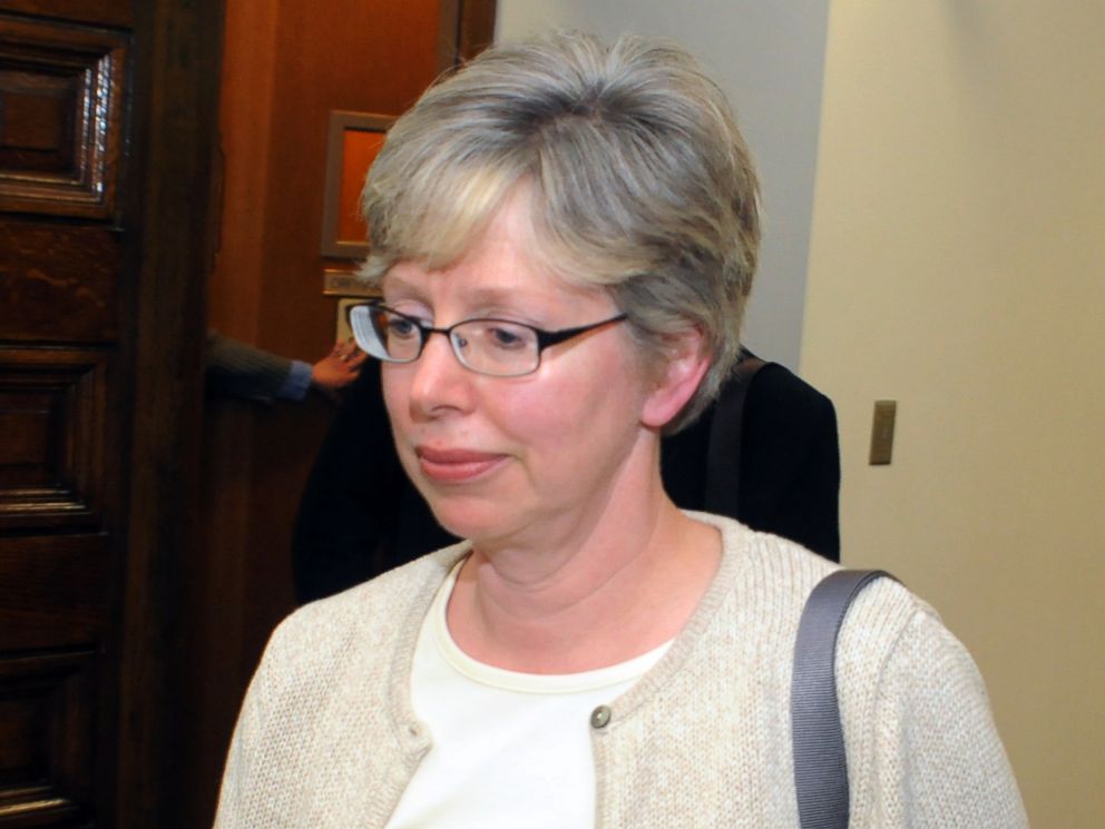 PHOTO: Barbara J. Mancini of Philadelphia exits the courtroom following her assisted suicide hearing in Pottsville, Pa. on Oct. 10, 2013.