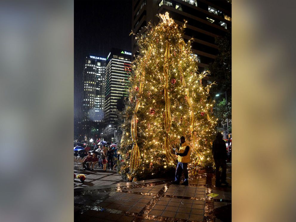 PHOTO: The Birmingham Christmas Tree lights up Linn Park in downtown Birmingham, Ala. in this Dec. 4, 2012 file photo. 