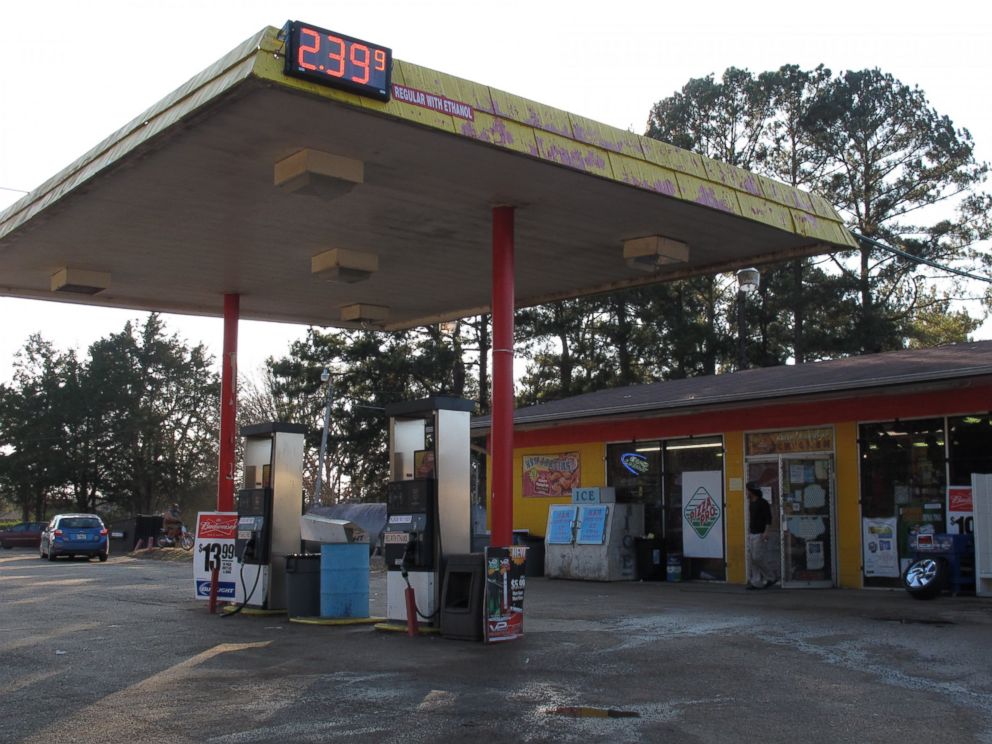 PHOTO: A gas station and convenience store where, according to surveillance video, Jessica Chambers visited before she was found severely burned along the side of a Mississippi road, Dec. 10, 2014, in Courtland, Miss. 