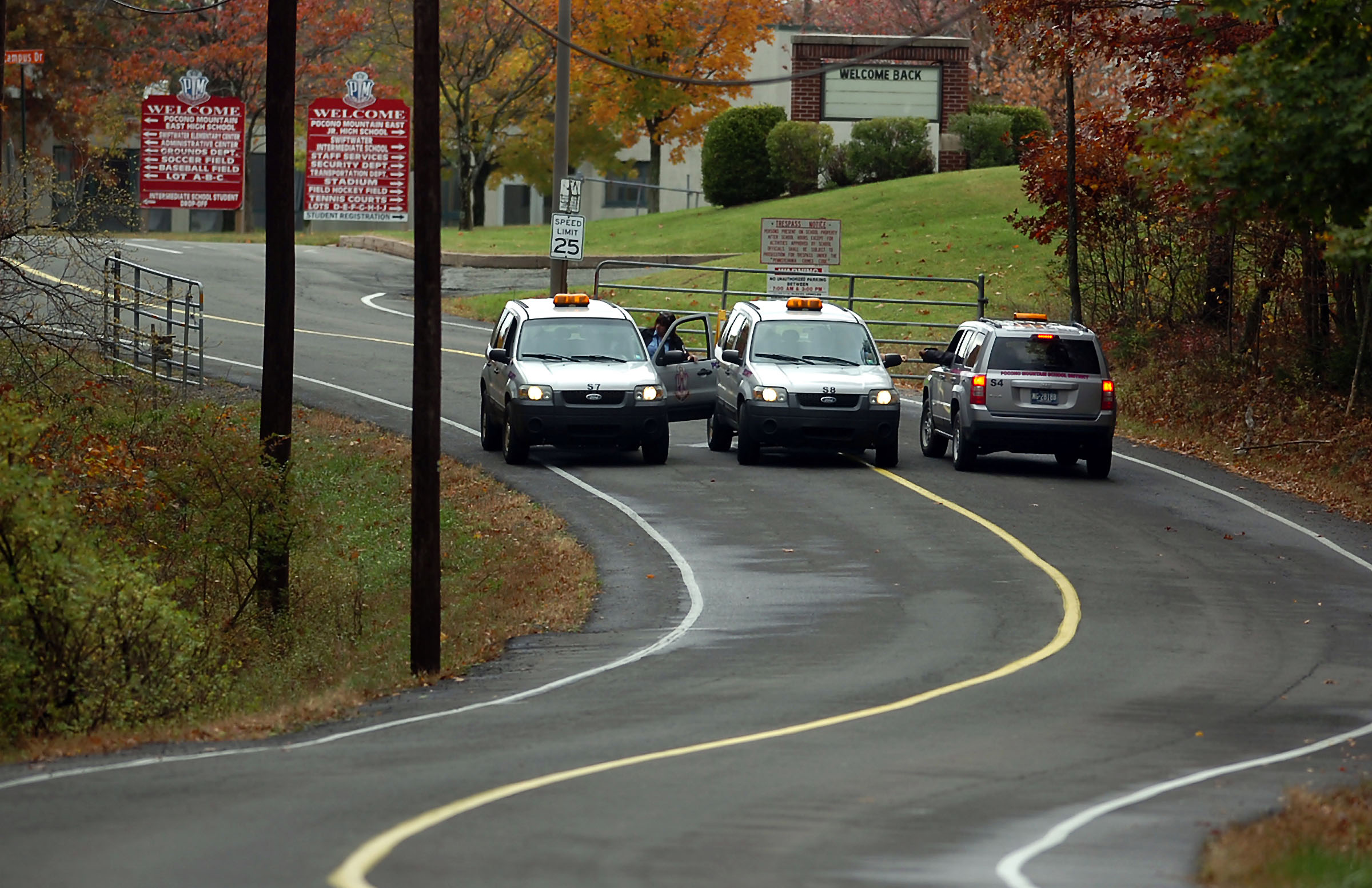 PHOTO: The Pocono Mountain School District Swiftwater Campus was closed on Oct. 21, 2014 during the ongoing search for suspected killer Eric Frein in Swiftwater, Pa.
