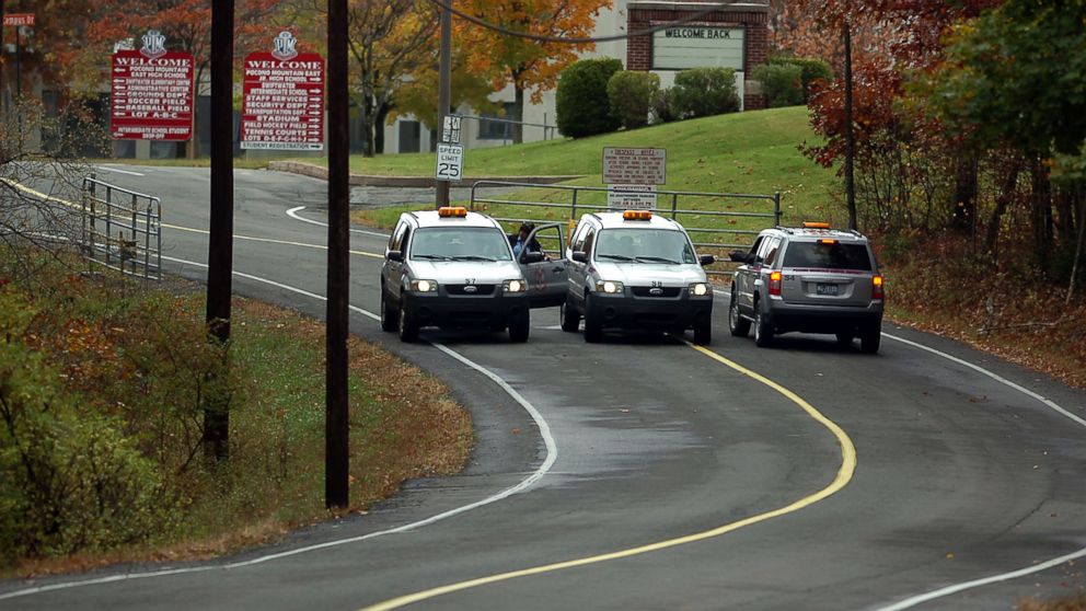 PHOTO: The Pocono Mountain School District Swiftwater Campus was closed on Oct. 21, 2014 during the ongoing search for suspected killer Eric Frein in Swiftwater, Pa.