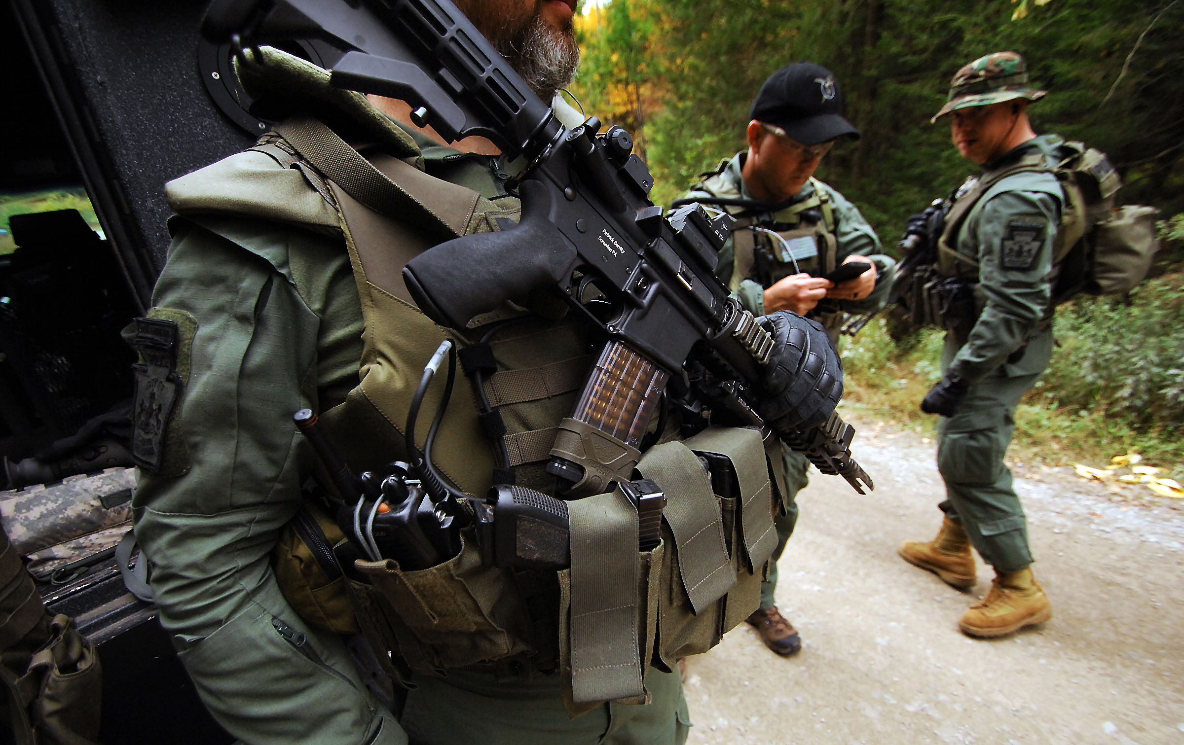 PHOTO: Members of the Scranton Police Special Operations Group prepare to search the woods, Oct. 2, 2014, in Barrett Township near Canadensis, Pa., for suspected killer Eric Frein.