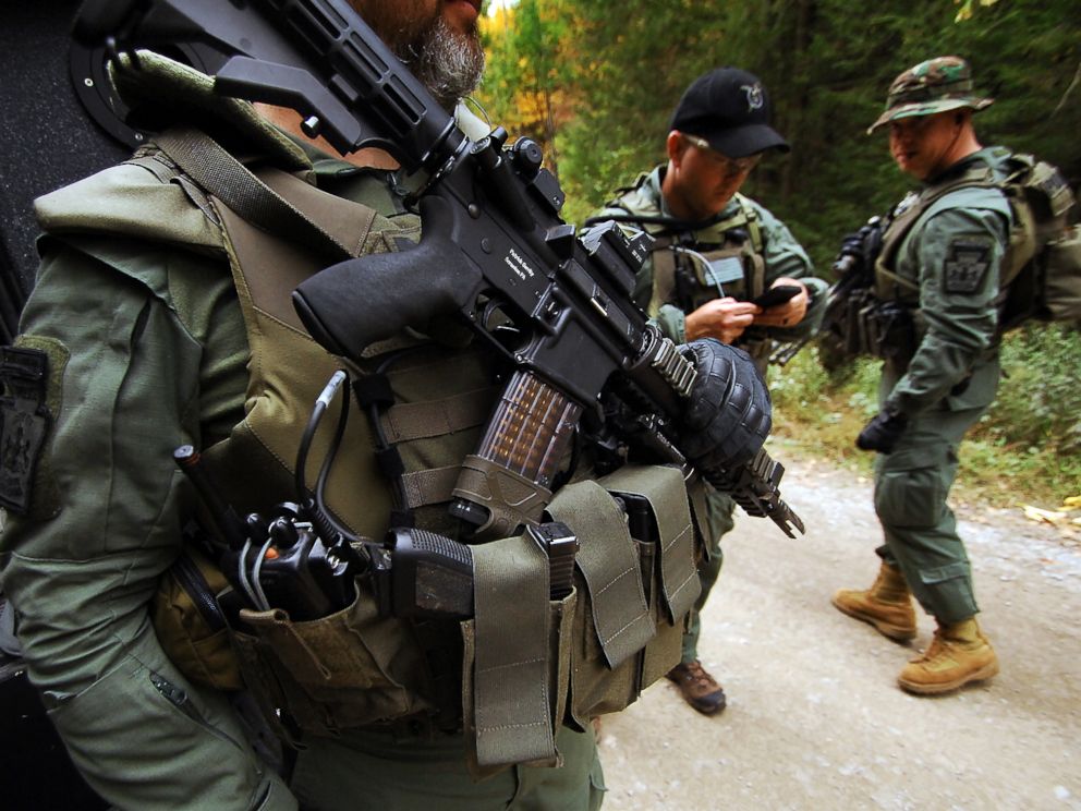 PHOTO: Members of the Scranton Police Special Operations Group prepare to search the woods, Oct. 2, 2014, in Barrett Township near Canadensis, Pa., for suspected killer Eric Frein.