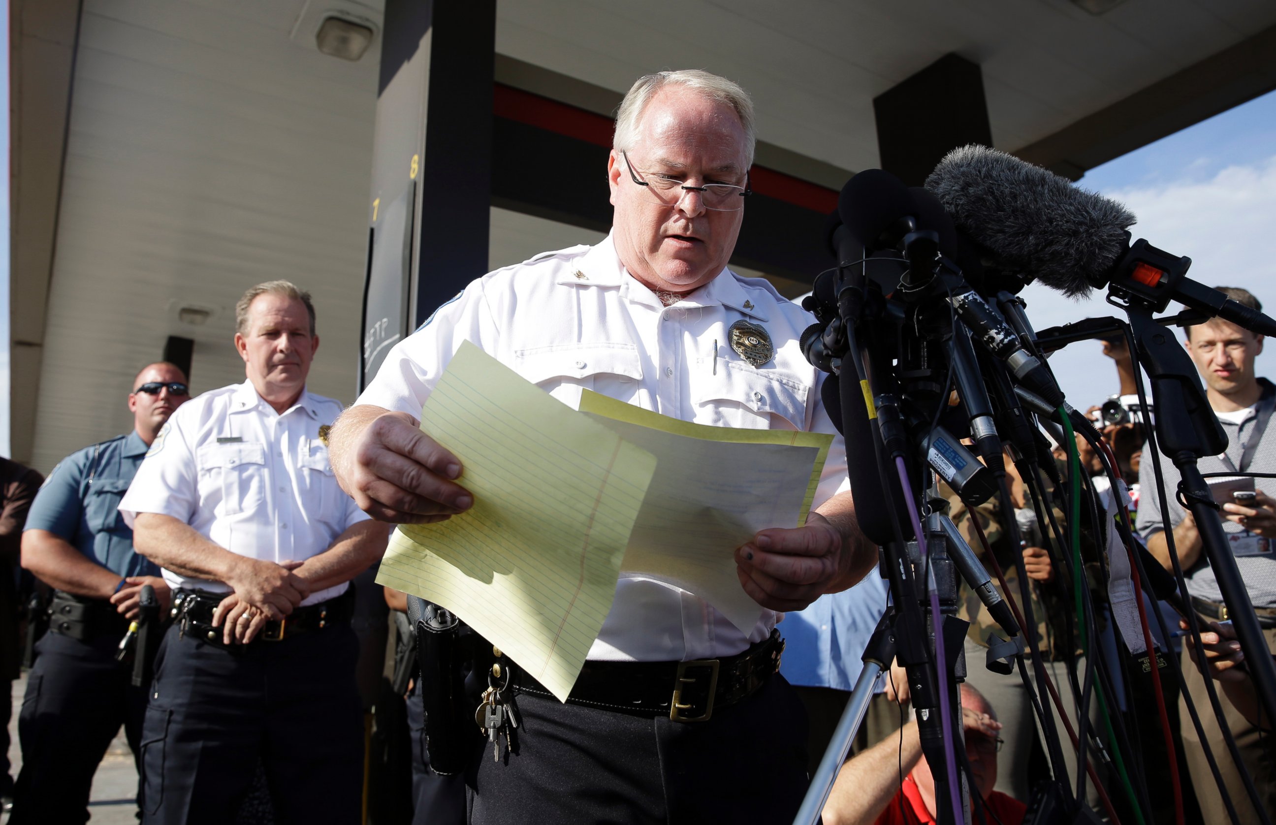 PHOTO: Ferguson Police Chief Thomas Jackson releases the name of the the officer accused of fatally shooting an unarmed black teenager, Aug. 15, 2014, in Ferguson, Mo. 