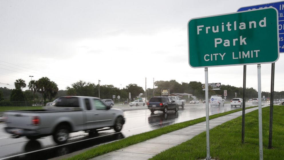 PHOTO: In this July 16, 2014 photo, cars pass by on a six lane highway that runs through Fruitland Park, Fla. 