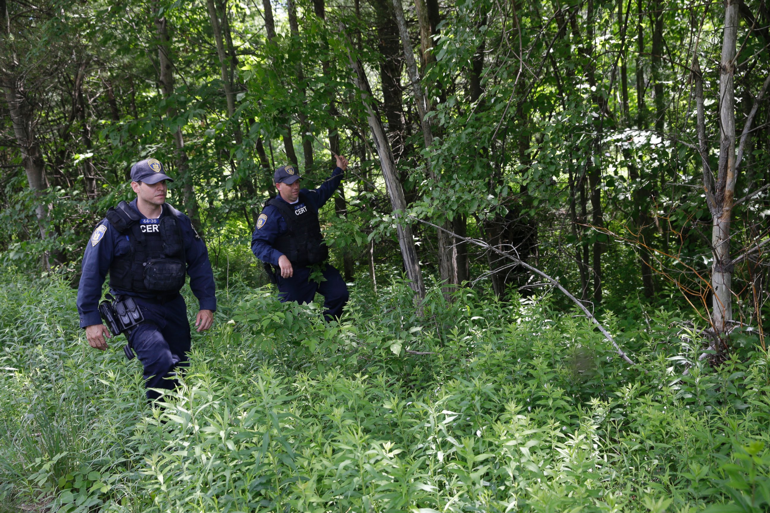 PHOTO: Authorities search an area in Constable, N.Y. for convicted murderers Richard Matt and David Sweat, June 26, 2015.