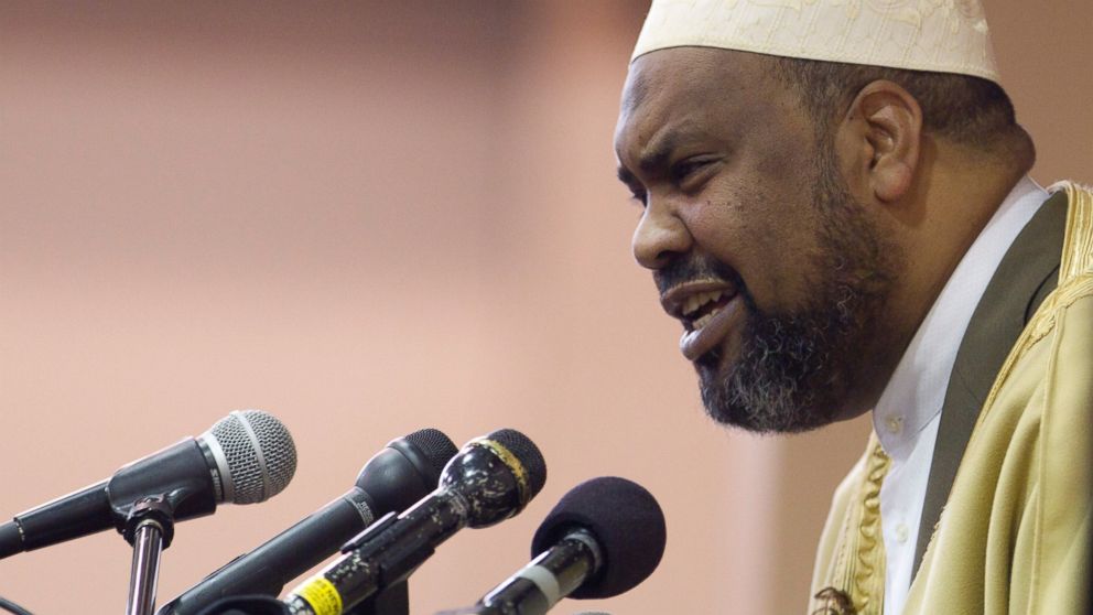 Imam Mohamed Magid, Executive Director of the All Dulles Area Muslim Society (ADAMS), speaks at a gathering of Washington-area Muslims at a suburban mosque in Sterling, Va., in this Feb. 24, 2012 file photo. 