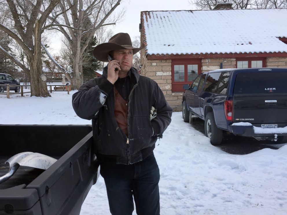 PHOTO: Ryan Bundy talks on the phone at the Malheur National Wildlife Refuge near Burns, Ore., Sunday, Jan. 3, 2016.
