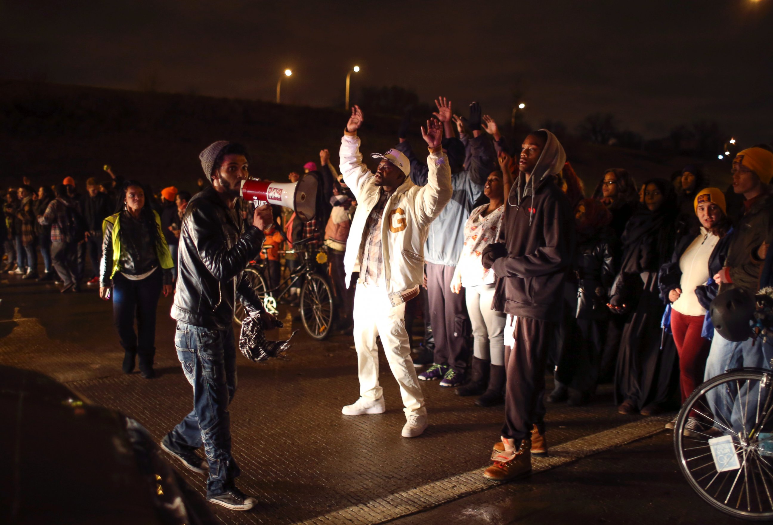PHOTO: Demonstrators block a portion of Interstate 94, shutting down the northbound lanes, Nov. 16, 2015, in Minneapolis.