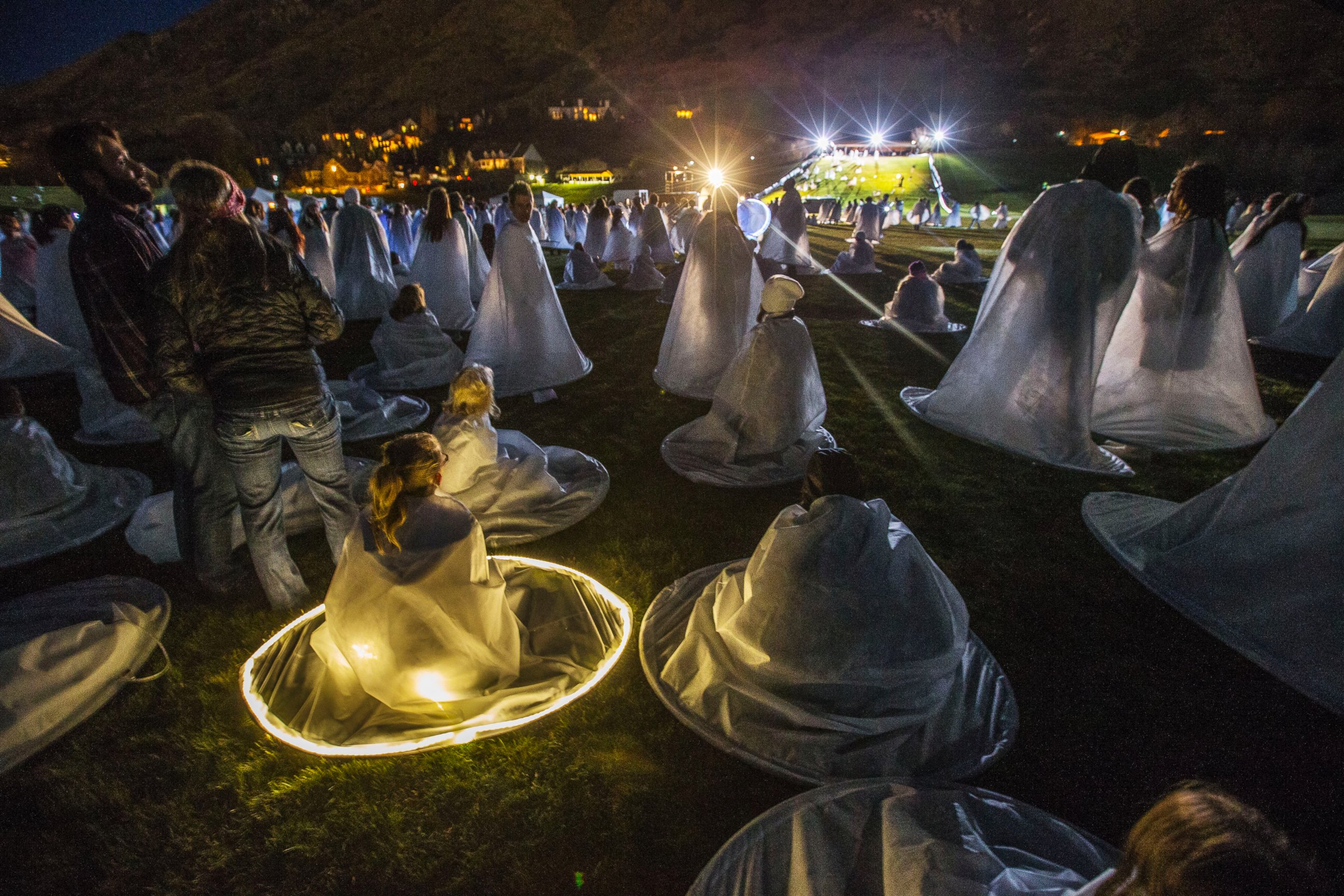 PHOTO: More than 1,000 participants gather at Rock Canyon Park in Provo, Utah, in an attempt to set a world record for the largest recreation of a live Nativity scene, Dec. 1, 2014. 