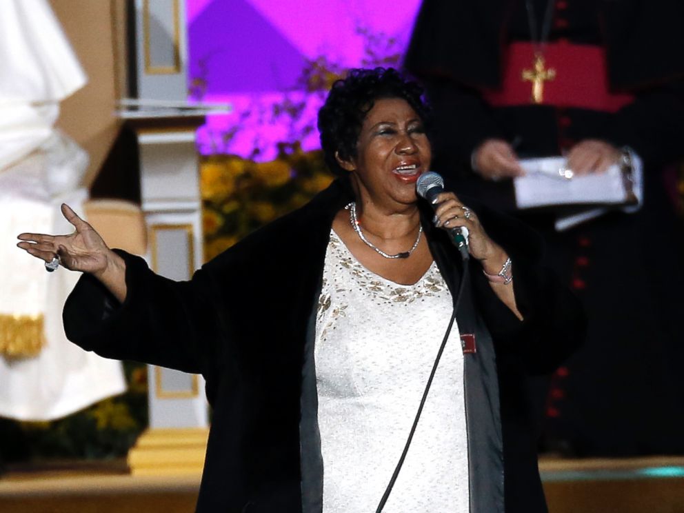 PHOTO: Aretha Franklin performs as Pope Francis is seated nearby during the Festival of Families, Sept. 26, 2015, in Philadelphia. 