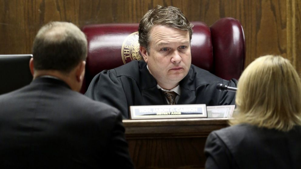 PHOTO: State District Judge Jason Cashon speaks to attorneys during the capital murder trial of former Marine Cpl. Eddie Ray Routh on Feb. 19, 2015, in Stephenville, Texas.