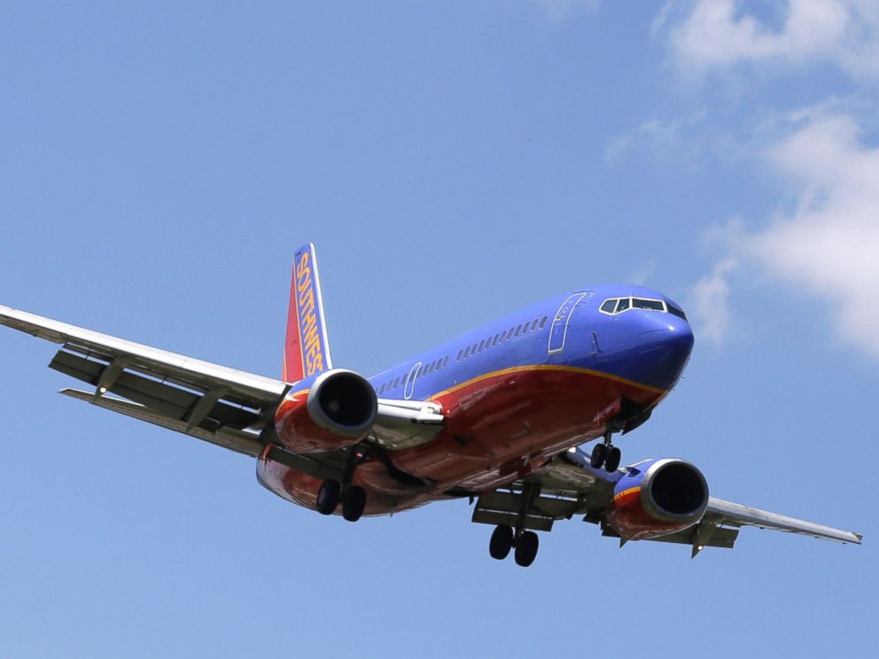 PHOTO: A Southwest Airlines Boeing 737 comes in for a landing at Love Field in Dallas on June 4, 2014.