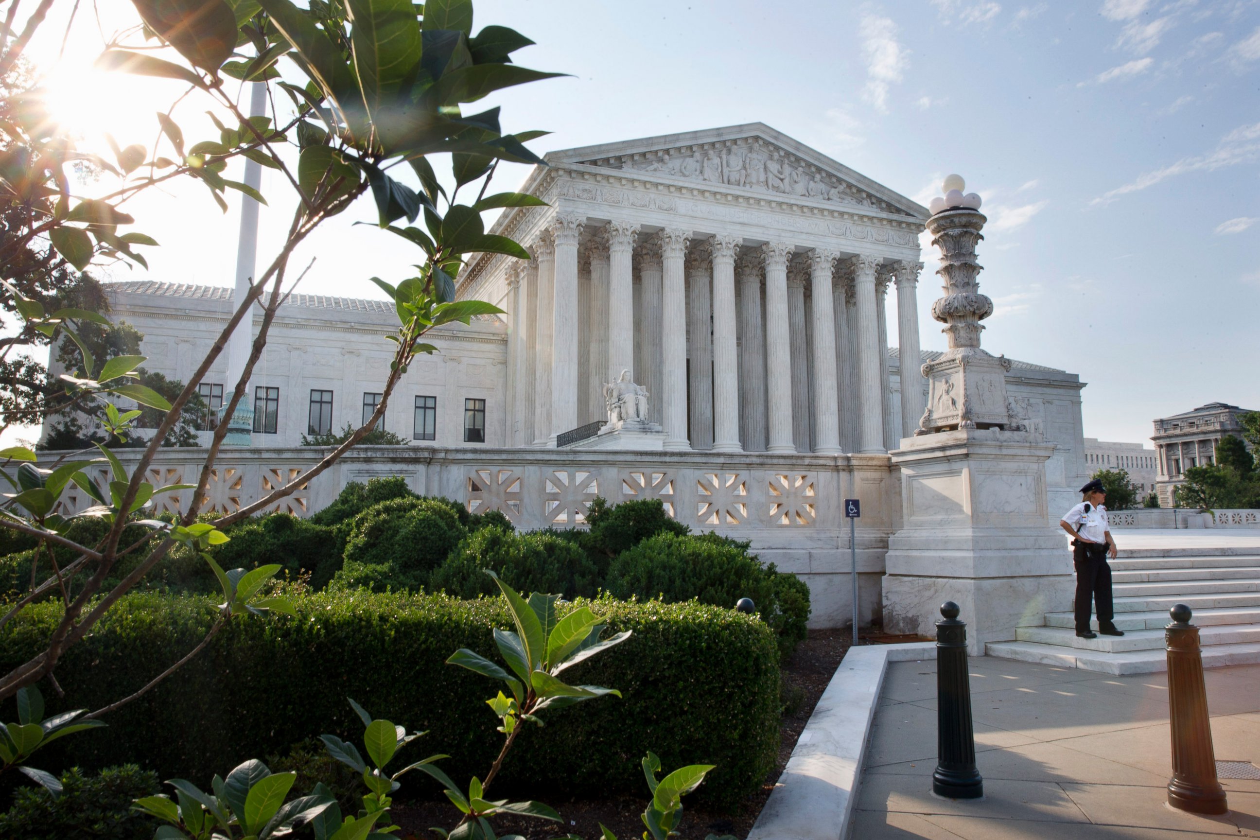 PHOTO: Security guards the Supreme Court in Washington, June 25, 2015. 