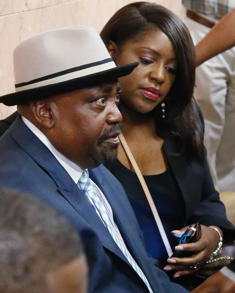 PHOTO: The Rev. Joey Crutcher, the father of Terence Crutcher, and his daughter Tiffany Crutcher, wait in a hallway in the Tulsa County courthouse for the arraignment of Tulsa police officer Betty Shelby in Tulsa, Okla., Sept. 30, 2016.