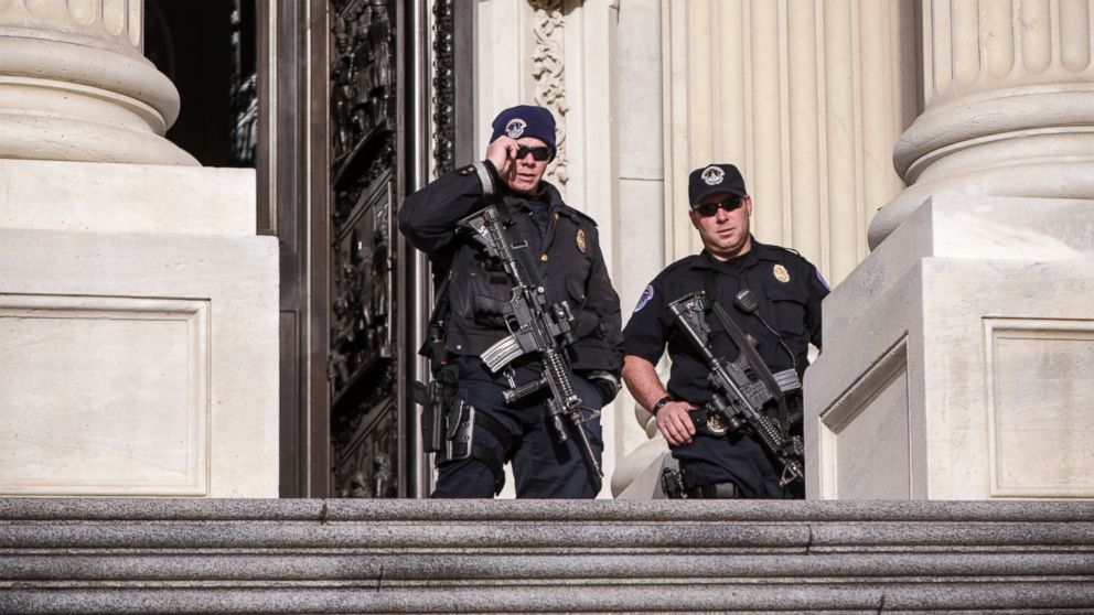 PHOTO: U.S. Capitol Police officers stand guard outside at the entrance to the House of Representatives on Capitol Hill in Washington, March 22, 2016.