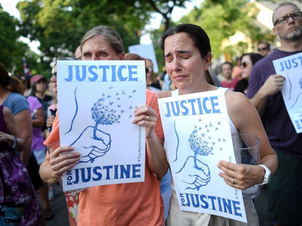 PHOTO: Betsy Custis, right, and others attend a march in honor of Justine Damond at Beard's Plaissance Park, Thursday, July 20, 2017, in Minneapolis.