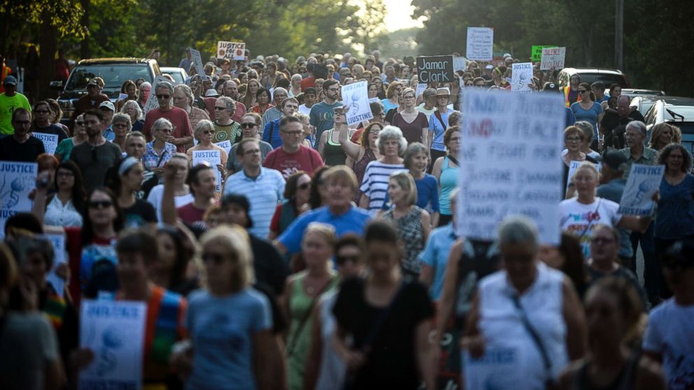 Hundreds attend Minneapolis march in honor of Justine Damond - ABC News