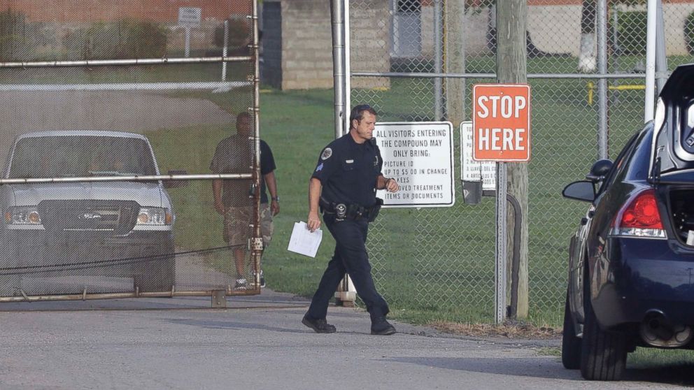 PHOTO: Police work in front of the Woodland Hills Youth Development Center on Sept. 2, 2014, in Nashville, Tenn.