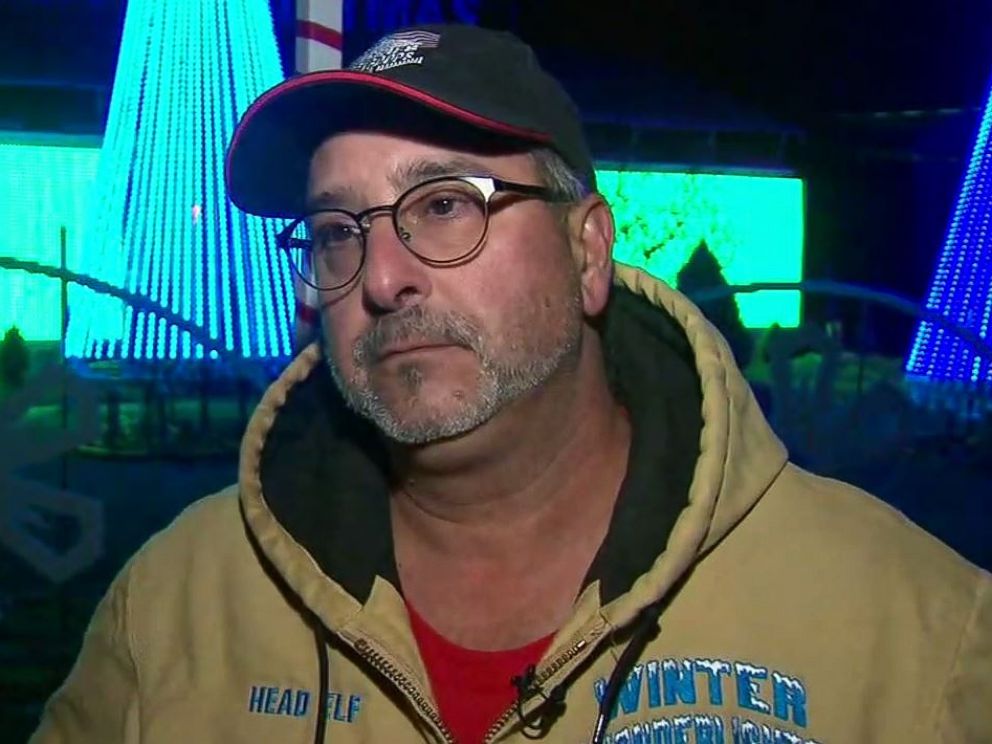 PHOTO: Thomas Apruzzi, of Old Bridge Township, N.J., says the town is trying to force him to pay $2,000 a night for security at his Christmas light display.