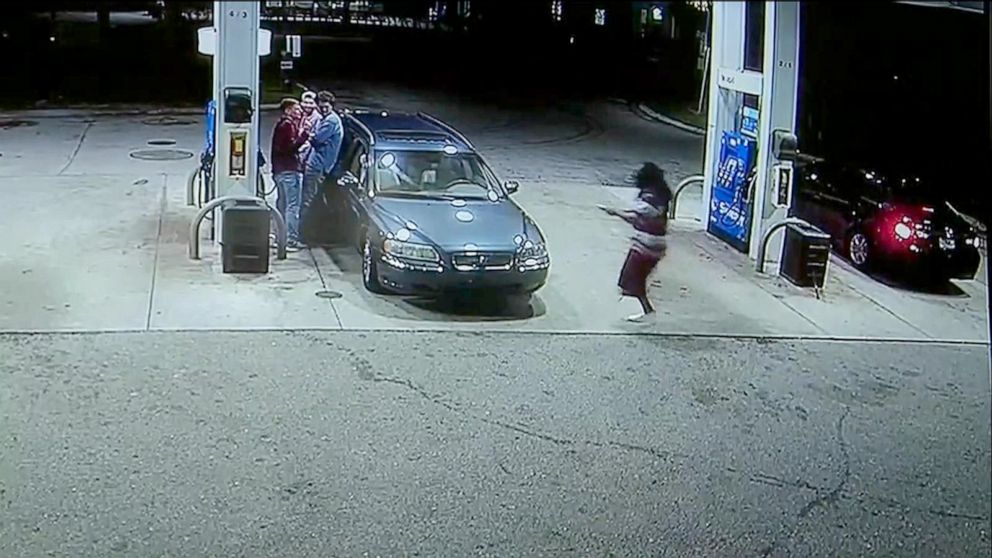 PHOTO: Police are searching for a second suspect that ran over and began pushing the victims off the armed suspect.
