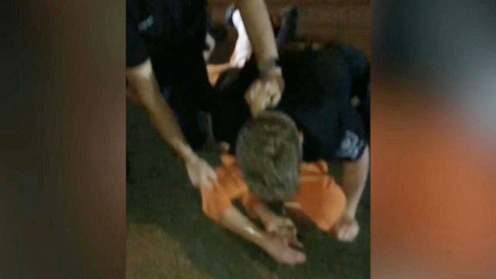New Jersey Police Seen On Video Pinning Down Punching 19 Year Old During Arrest Abc News 