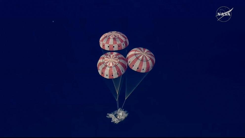PHOTO: The Artemis II crew splashes down in the Pacific Ocean of the coast of San Diego, April 10, 2026.