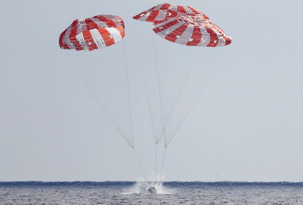PHOTO: NASA's unmanned Orion spaceship splashes down in the Pacific Ocean off Baja California, Mexico, Dec. 11, 2022.