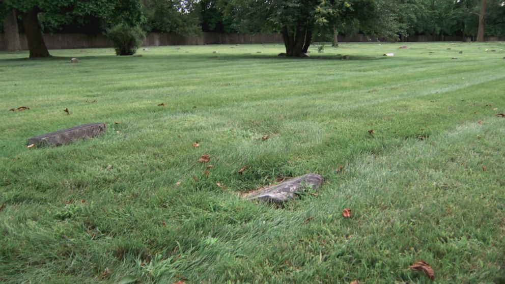 PHOTO: One of America's 'hidden figures,' Nancy Green, lies in this unmarked grave in Chicago's Oak Woods cemetery.