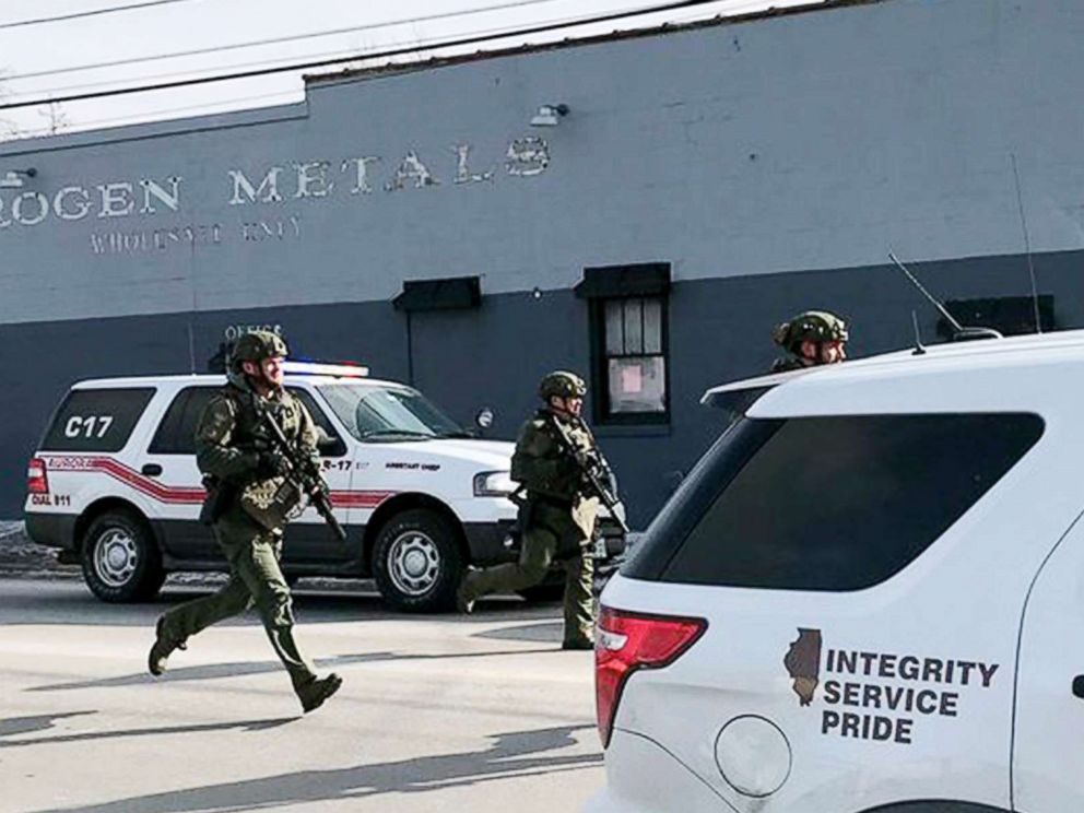 PHOTO: Police in Illinois respond to calls of an active shooter in Aurora.