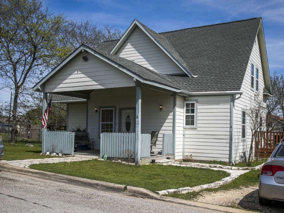 PHOTO: The home of suspected Austin bomber Mark Anthony Conditt parents house, March 21, 2018 in Pflugerville, Texas.
