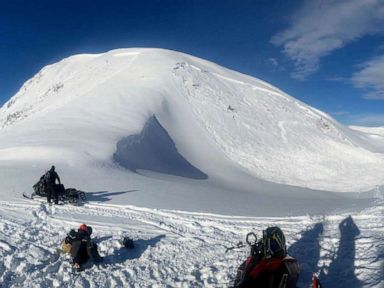 Weekend avalanche kills 2 snowmobile riders in Colorado on Mount Epworth