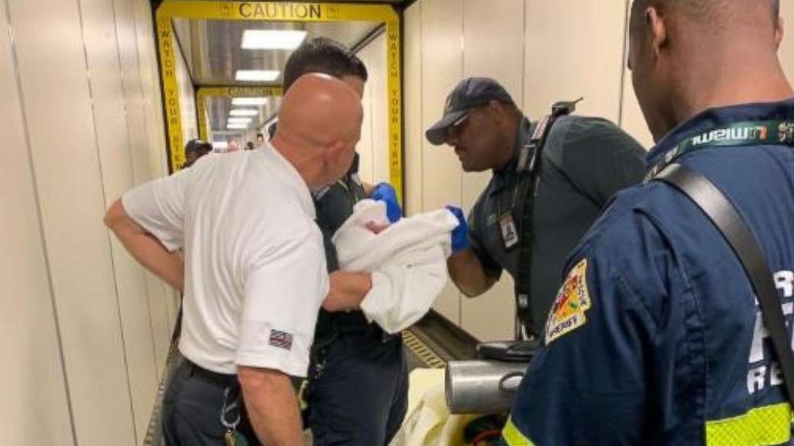 Woman gives birth on JetBlue flight from Puerto Rico to Florida - ABC News
