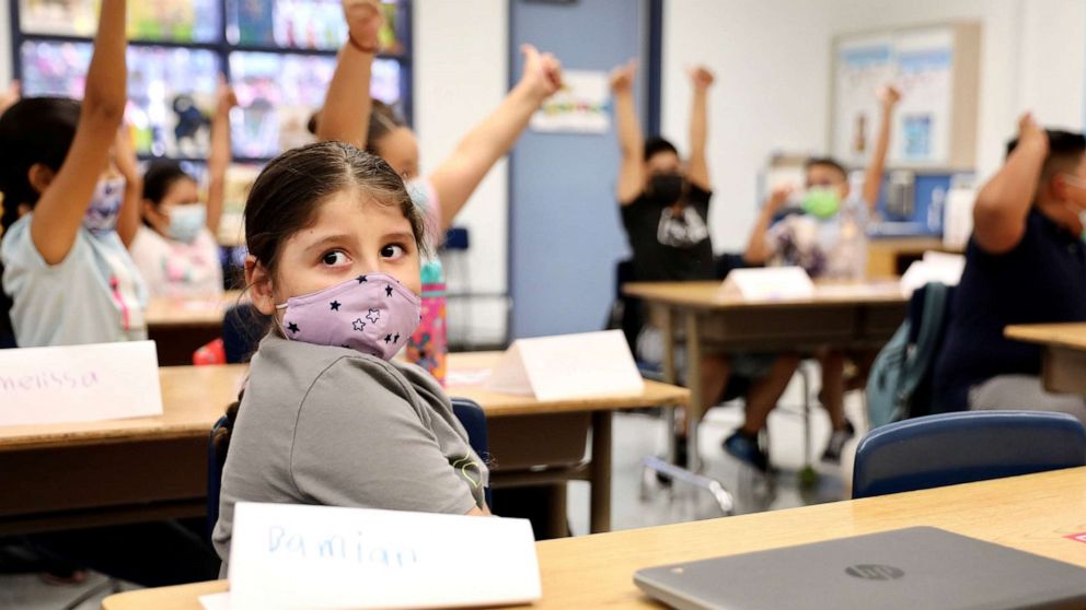 PHOTO: Students of Montrara Ave. Elementary School attend their in-person class in Los Angeles, Aug. 16, 2021. 