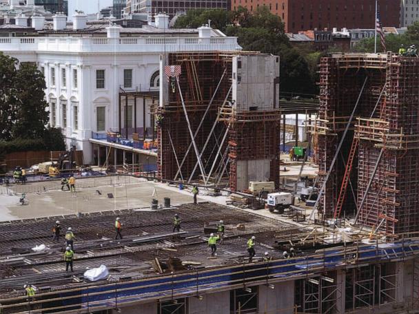 US Supreme Court Temporarily Pauses Trump White House Ballroom Construction Order