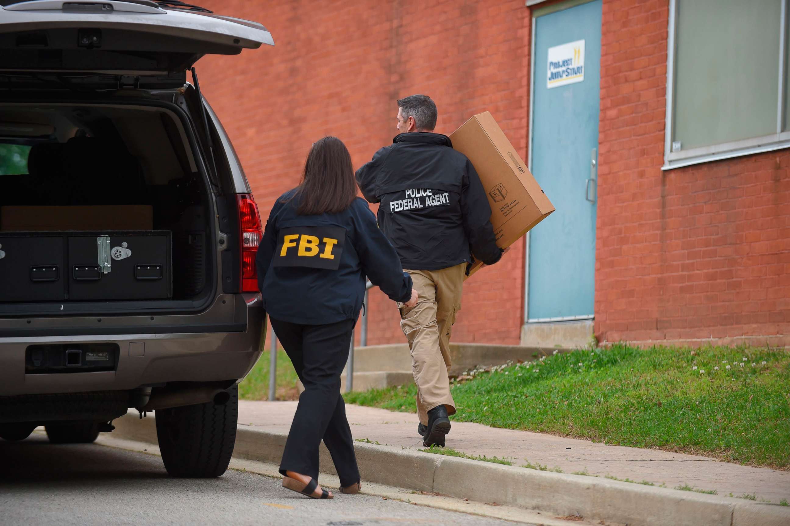 PHOTO: Federal agents arrive at the Maryland Center for Adult Training in Baltimore, Md., April 25, 2019. Agents with the FBI and IRS are gathering evidence inside the two homes of Baltimore Mayor Catherine Pugh and other locations related to the mayor.
