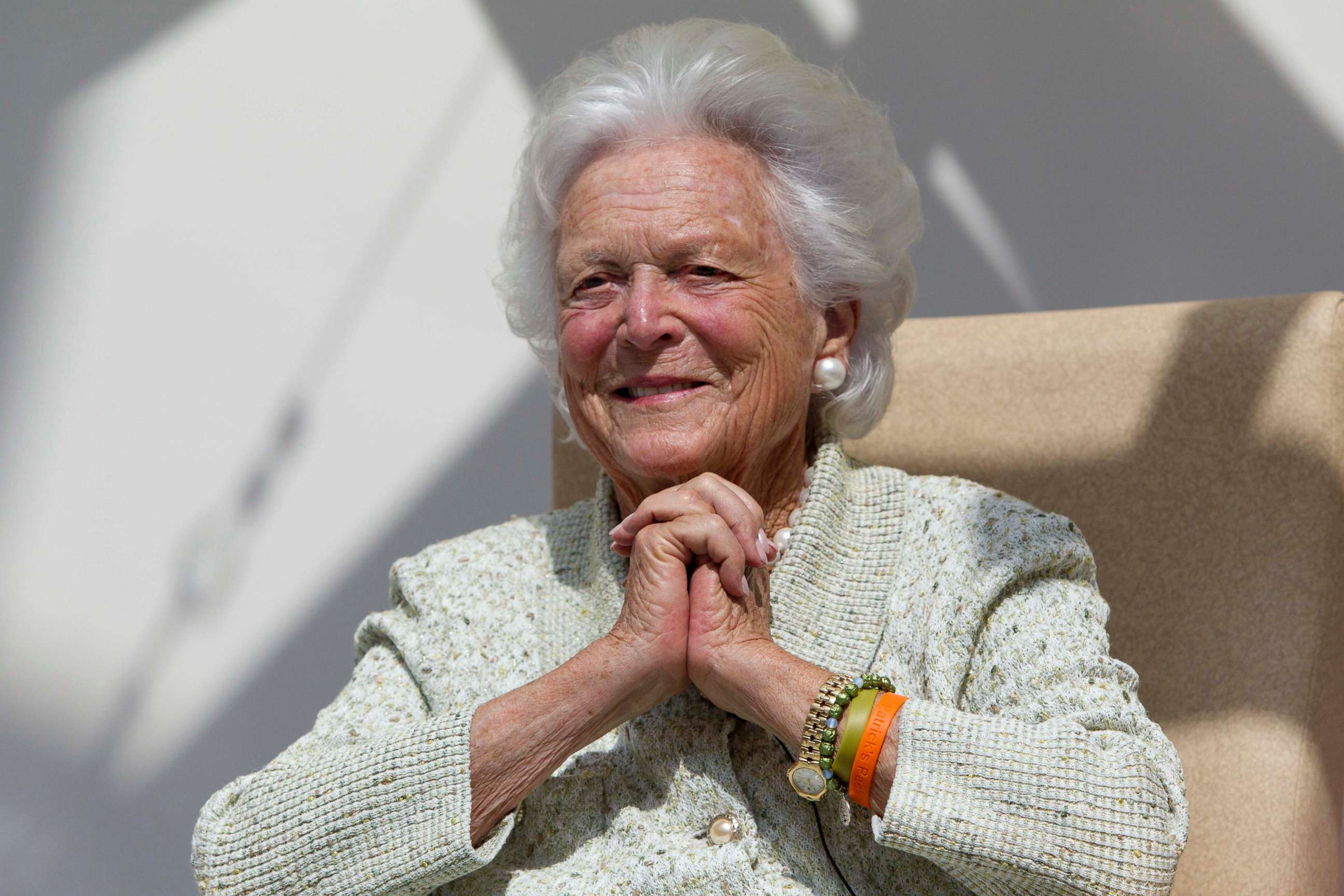 PHOTO: In a Thursday, Aug. 22, 2013, file photo, former first lady Barbara Bush listens to a patient's question during a visit to the Barbara Bush Children's Hospital at Maine Medical Center in Portland, Maine.