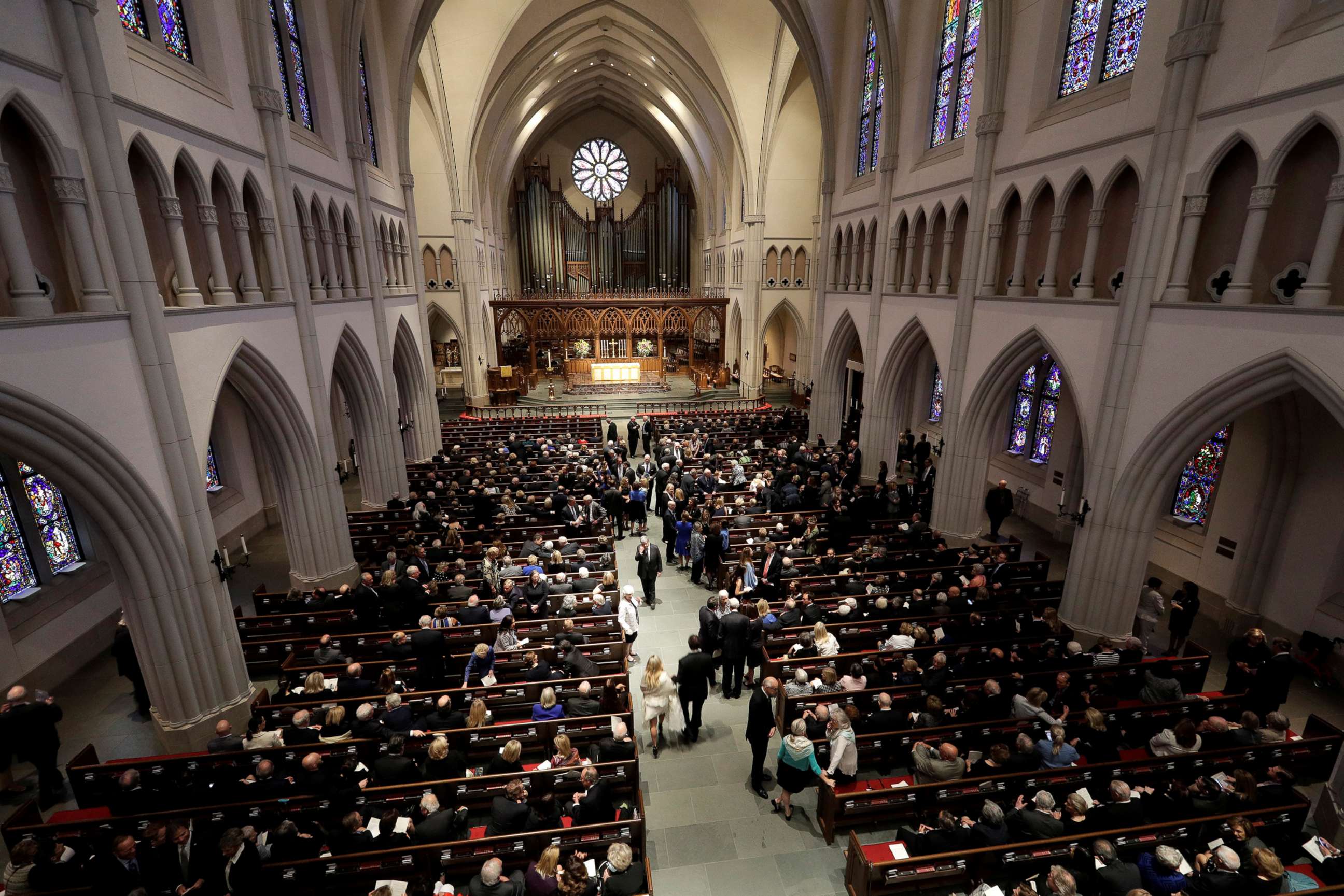 PHOTO: Attendees arrive at St. Martin's Episcopal Church for funeral services for former first lady Barbara Bush, in Houston, April 21, 2018.