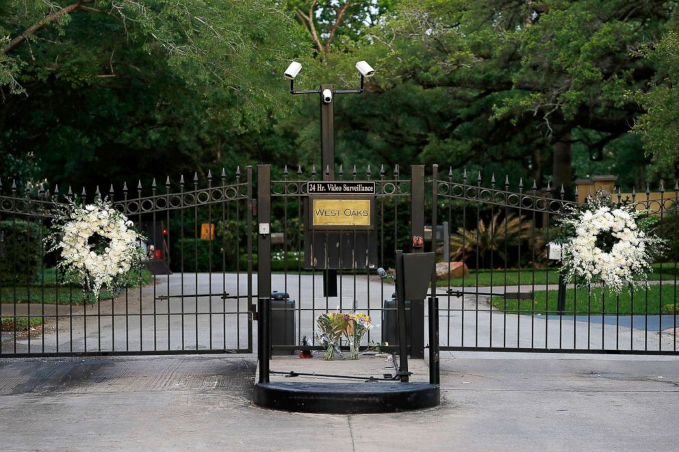 PHOTO: Flowers are pictured outside the gated community where former first lady Barbara Bush lived in Houston, April 18, 2018. 