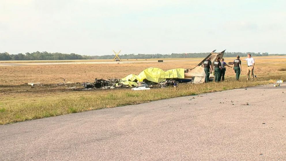 5 killed after plane attempted takeoff at airport 'socked in with fog ...