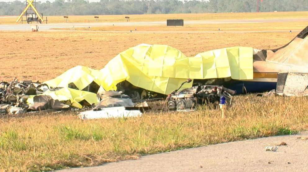 PHOTO: 'Several deaths' occurred after a twin-engine plane crashed at an airport in Bartow, Fla., on Dec. 24, 2017.